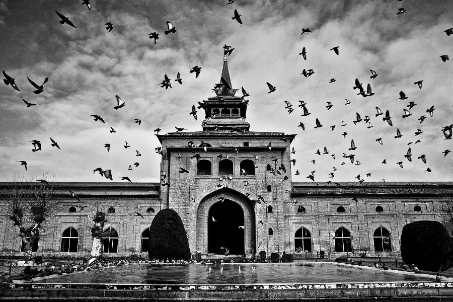 See Kashmir Travels - Destinations