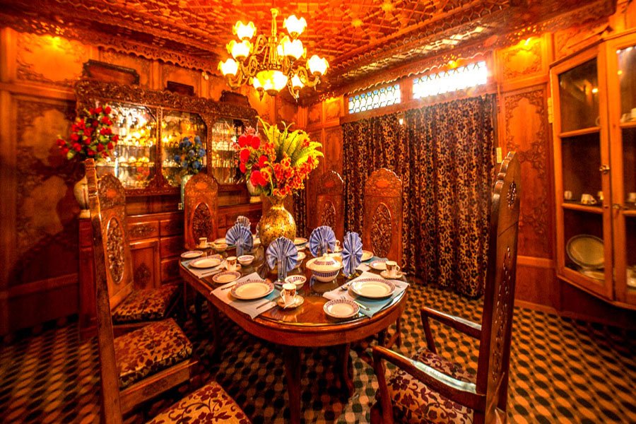 See Kashmir Travels - Destinations